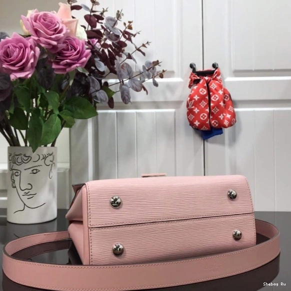 PM GRENELLE VUITTON LOUIS 0824